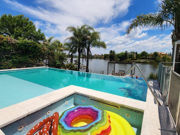 Casa en  Venta al lago en San Isidro Labrador, Tigre
