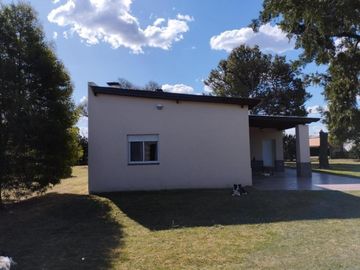 Casa en venta - 2 Dormitorios 2 Baños - Cocheras - 2.790Mts2 - Coronel Dorrego