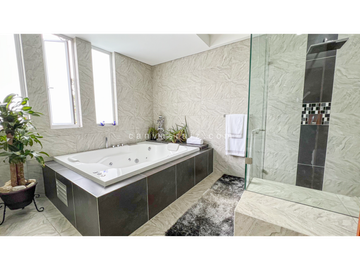 Venta de Casa en Conjunto Campestre Envigado