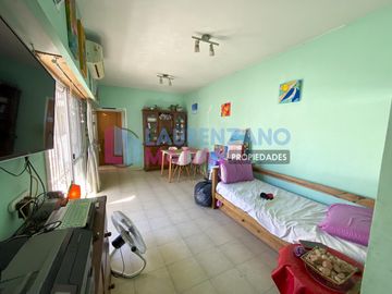 DEPARTAMENTO 2 AMBIENTES CON BALCON Y TERRAZA PROPIA - MONTE CASTRO