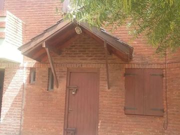 Triplex en venta - 6 Dormitorios 7 Baños - Cochera - 220Mts2 - Nueva Atlantis