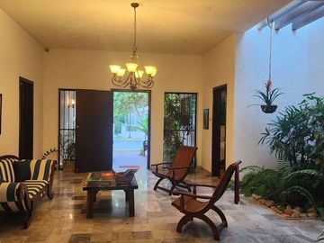 CASA SOBRE COLON EN RENTA MERIDA