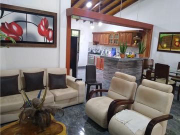 Vendo Casa Campestre vía al Picacho. Tuluá