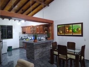 Vendo Casa Campestre vía al Picacho. Tuluá
