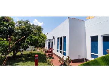 VENTA HERMOSISIMA CASA DENTRO DEL MEJOR CONDOMINIO DE CHINAUTA C/MARCA