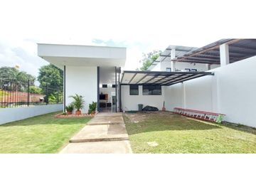 VENTA ESPECTACULAR CASA CAMPESTRE UBICADA EN RICAURTE CUNDINAMARCA