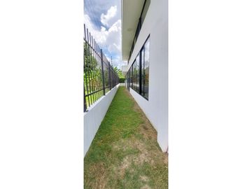 VENTA ESPECTACULAR CASA CAMPESTRE UBICADA EN RICAURTE CUNDINAMARCA
