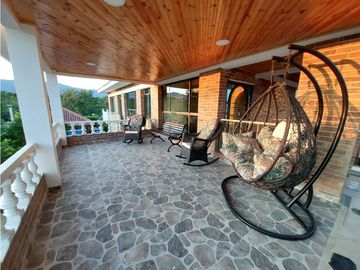 VENPERMUTO HERMOSA CASA CAMPESTRE EN EL MEJOR CONDOMINIO DE CHINAUTA