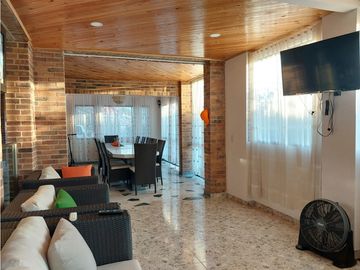 VENPERMUTO HERMOSA CASA CAMPESTRE EN EL MEJOR CONDOMINIO DE CHINAUTA