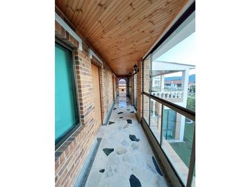 VENPERMUTO HERMOSA CASA CAMPESTRE EN EL MEJOR CONDOMINIO DE CHINAUTA