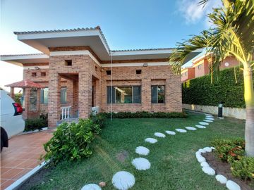 VENPERMUTO HERMOSA CASA CAMPESTRE EN EL MEJOR CONDOMINIO DE CHINAUTA
