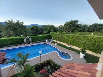 VENPERMUTO HERMOSA CASA CAMPESTRE EN EL MEJOR CONDOMINIO DE CHINAUTA