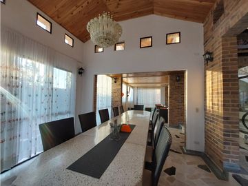 VENPERMUTO HERMOSA CASA CAMPESTRE EN EL MEJOR CONDOMINIO DE CHINAUTA