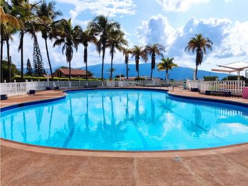 VENTA LINDISIMA CASA CAMPESTRE EN EL MEJOR CONDOMINIO DE CHINAUTA
