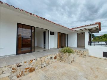 VENTA LINDISIMA CASA CAMPESTRE EN EL MEJOR CONDOMINIO DE CHINAUTA