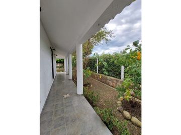 VENTA LINDISIMA CASA CAMPESTRE EN EL MEJOR CONDOMINIO DE CHINAUTA
