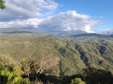 VENTA HERMOSA CASA CON UNA ESPECTACULAR VISTA EN CHINAUTA C/MARCA