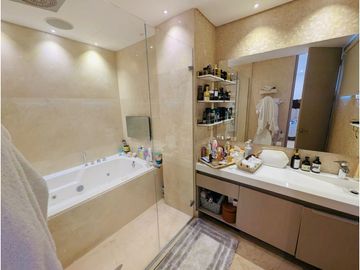 SE VENDE APARTAMENTO DE LUJO EN PORTAL DE GENOVES