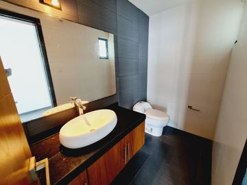 Casa en VENTA CON ALBERCA y terraza  VISTA AL MAR fracc PLAYAS DEL CONCHAL