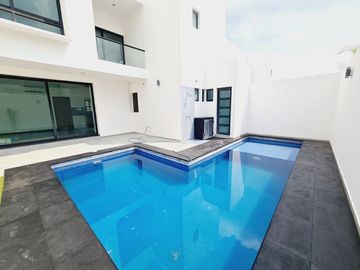 Casa en VENTA CON ALBERCA y terraza  VISTA AL MAR fracc PLAYAS DEL CONCHAL