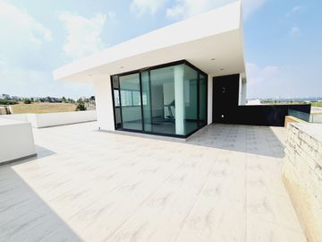Casa en VENTA CON ALBERCA y terraza  VISTA AL MAR fracc PLAYAS DEL CONCHAL