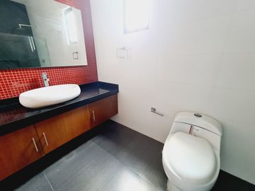 Casa en VENTA CON ALBERCA y terraza  VISTA AL MAR fracc PLAYAS DEL CONCHAL