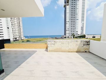 Casa en VENTA CON ALBERCA y terraza  VISTA AL MAR fracc PLAYAS DEL CONCHAL