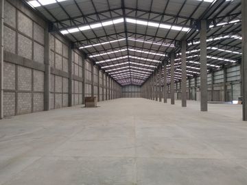 BODEGA INDUSTRIAL EN RENTA COACALCO