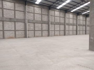 BODEGA INDUSTRIAL EN RENTA COACALCO