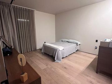 Venta de casa en Privada San Lorenzo, Lomas de Campanario Norte.
