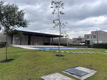 Venta de casa en Privada San Lorenzo, Lomas de Campanario Norte.