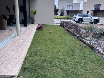 Venta de casa en Privada San Lorenzo, Lomas de Campanario Norte.