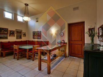 VENDE  O RENTA CASA EN CALLE CERRADA EN LOMAS ALTAS