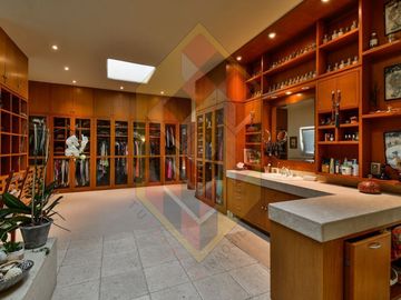 VENDE  O RENTA CASA EN CALLE CERRADA EN LOMAS ALTAS