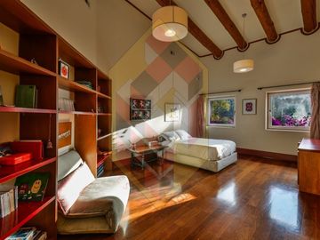 VENDE  O RENTA CASA EN CALLE CERRADA EN LOMAS ALTAS