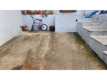 VENTA CASA JUNTO AL MEGAKYWI ELOY ALFARO