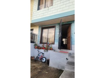 VENTA CASA JUNTO AL MEGAKYWI ELOY ALFARO