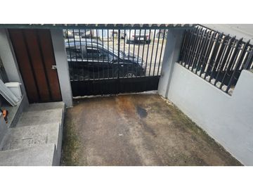 VENTA CASA JUNTO AL MEGAKYWI ELOY ALFARO