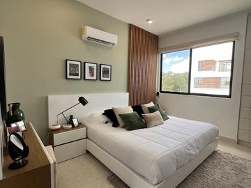 Casa en venta en Cancún, residencial privado con alberca semiolimpica y 3.2 hectáreas de areas verdes
