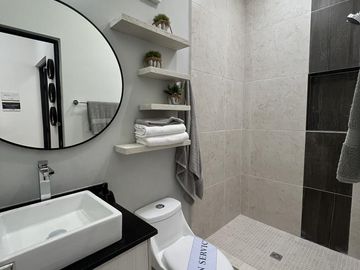 Casa en venta en Cancún, residencial privado con alberca semiolimpica y 3.2 hectáreas de areas verdes