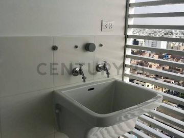 AMPLIO DEPARTAMENTO DE 3 DORMITORIOS EN ZONA CÉNTRICA DE SURQUILLO