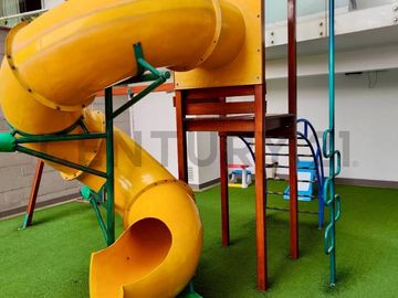 AMPLIO DEPARTAMENTO DE 3 DORMITORIOS EN ZONA CÉNTRICA DE SURQUILLO