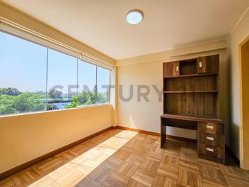 SE VENDE AMPLIO DEPARTAMENTO ILUMINADO EN SAN BORJA