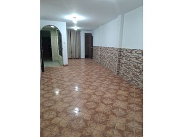 Se vende en Ocasión Dpto. Primer piso con cochera San Martin de Porres