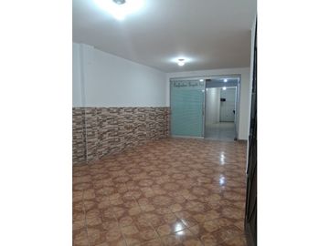 Se vende en Ocasión Dpto. Primer piso con cochera San Martin de Porres