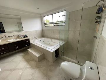 CASA en VENTA en JARDÍNES DEL SUR