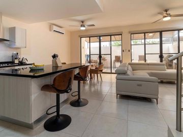 Casa en Venta 3 Habitaciones 2 Niveles en Playa del Carmen Parque de MascotasCasa en
