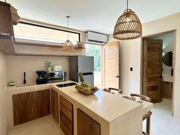 DEPARTAMENTO EN VENTA EN TULUM, ALBERCA, AMUEBLADO Y EQUIPADO, GYM, PET FRIENDLY