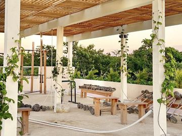 DEPARTAMENTO EN VENTA EN TULUM, ALBERCA, AMUEBLADO Y EQUIPADO, GYM, PET FRIENDLY