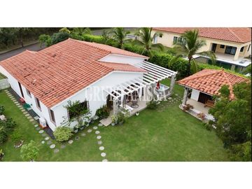 Se Vende hermosa Casa en Hacienda Pacífica con Casita de Huéspedes